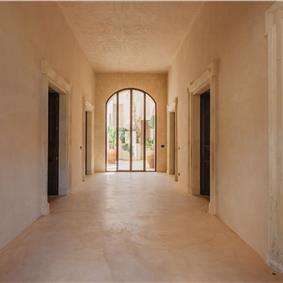 3 bedroom villa with heated pool in Noto, sleeps 6